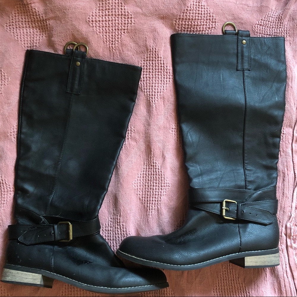 Black boots